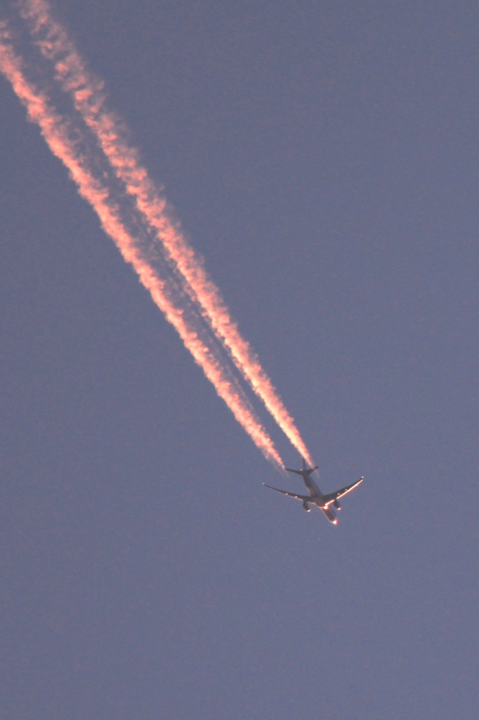 上里町　飛行機雲　ジェット機